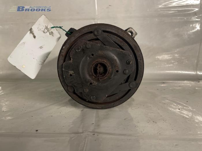 Usagé Compresseur de clim Alfa Romeo 146 (930B) 1.9 TD Prix € 15,00 Règlement à la marge proposé par Autobedrijf Brooks