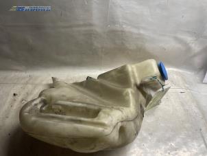 Usagé Réservoir lave-glace avant Audi A6 Quattro (C5) 4.2 40V Prix € 10,00 Règlement à la marge proposé par Autobedrijf Brooks