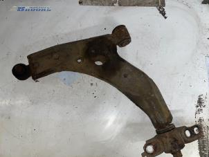 Usagé Bras de suspension avant gauche Mazda 323 F (BG14) 1.6i 16V Prix € 10,00 Règlement à la marge proposé par Autobedrijf Brooks
