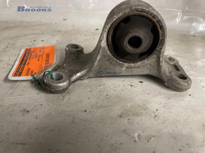Engine mount from a Peugeot 406 (8B) 1.8 16V 1996