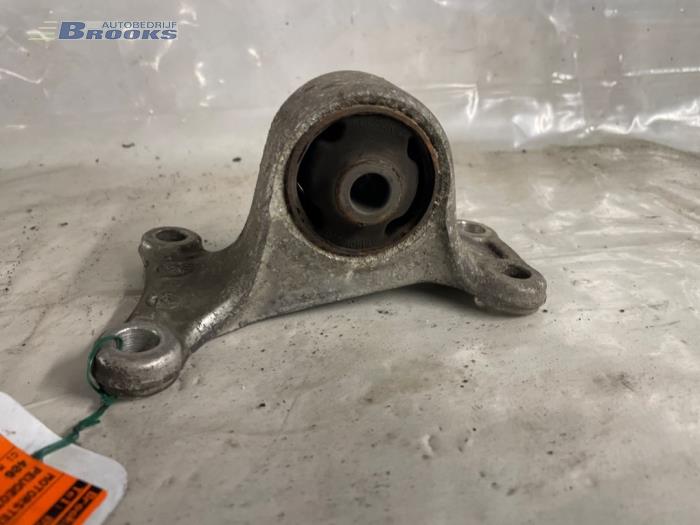 Engine mount from a Peugeot 406 (8B) 1.8 16V 1996