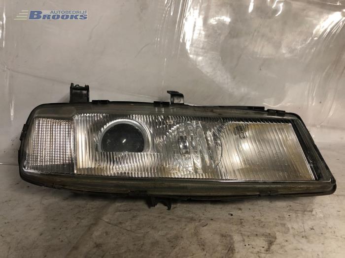 Używane Reflektor prawy Opel Calibra 2.0i Cena na żądanie oferowane przez Autobedrijf Brooks