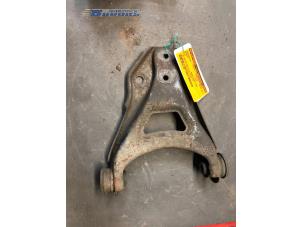 Used Front wishbone, right Renault Clio (B/C57/357/557/577) 1.8 GT 16V Kat. Price € 10,00 Margin scheme offered by Autobedrijf Brooks