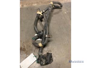 Usagé Pompe à eau Mercedes E (W211) 3.2 E-320 CDI 24V Prix € 25,00 Règlement à la marge proposé par Autobedrijf Brooks