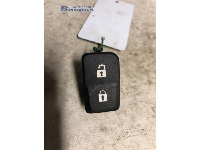 Używane Przelacznik Volvo V50 (MW) 2.0 D 16V Cena € 5,00 Procedura marży oferowane przez Autobedrijf Brooks
