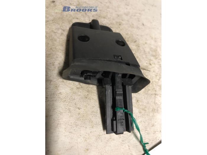 Steering wheel mounted radio control from a Ford Focus 2 Wagon 1.6 TDCi 16V 110 2007