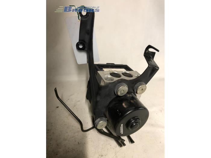 ABS pump from a Ford Focus 1 1.4 16V 2002