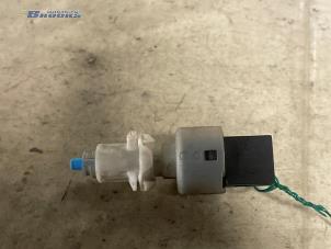 Used Brake light switch Fiat Punto II (188) 1.2 60 S 3-Drs. Price € 5,00 Margin scheme offered by Autobedrijf Brooks