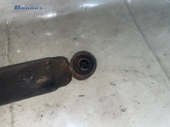 Front shock absorber, right from a SsangYong Musso 2.9D 1997