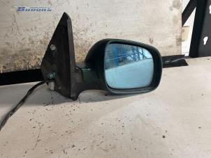 Used Wing mirror, right Volkswagen Bora (1J2) 1.9 TDI 90 Price € 10,00 Margin scheme offered by Autobedrijf Brooks