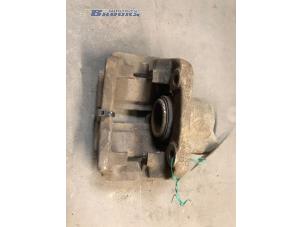 Used Front brake calliper, right Renault Megane Coupé (DA) 1.6i Price € 10,00 Margin scheme offered by Autobedrijf Brooks