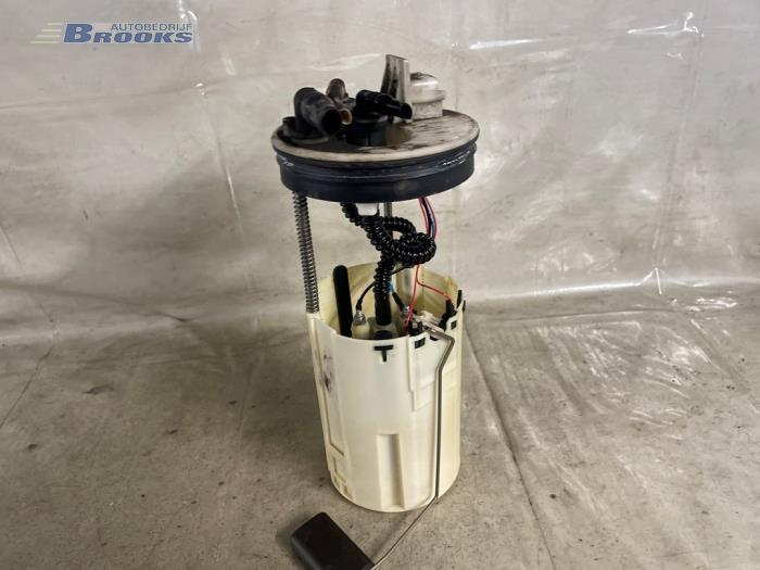 Usagé Pompe à carburant Alfa Romeo 146 (930B) 1.9 JTD Prix € 10,00 Règlement à la marge proposé par Autobedrijf Brooks