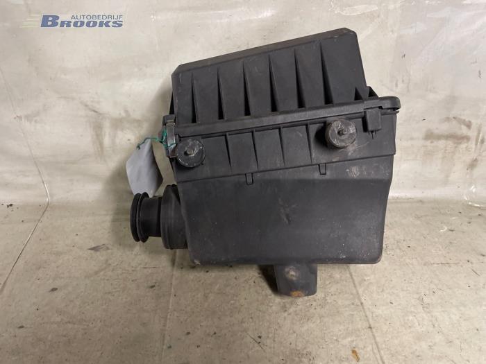 Gebrauchte Luftfiltergehäuse BMW 3-Serie Preis € 15,00 Margenregelung angeboten von Autobedrijf Brooks