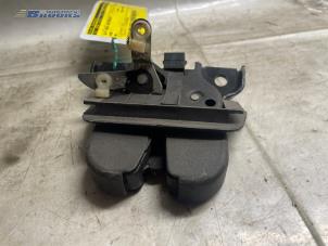 Used Tailgate lock mechanism Audi A6 Avant (C4) 1.8 20V Price € 15,00 Margin scheme offered by Autobedrijf Brooks