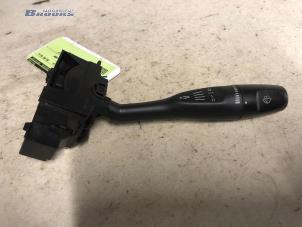 Usados Interruptor de limpiaparabrisas Mitsubishi L-200 2.5 D Precio € 15,00 Norma de margen ofrecido por Autobedrijf Brooks