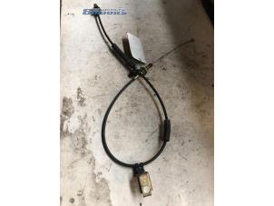 Used Throttle cable Mazda 323 Fastbreak (BJ14) 1.5 LX,GLX 16V Price € 10,00 Margin scheme offered by Autobedrijf Brooks