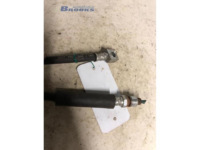 Begagnade Främre bromsslang Opel Corsa B (73/78/79) 1.5D Pris € 10,00 Marginaltabell erbjuds av Autobedrijf Brooks