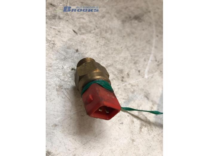 Used Engine temperature sensor Landrover Freelander Hard Top 2.0 td4 16V Price € 10,00 Margin scheme offered by Autobedrijf Brooks