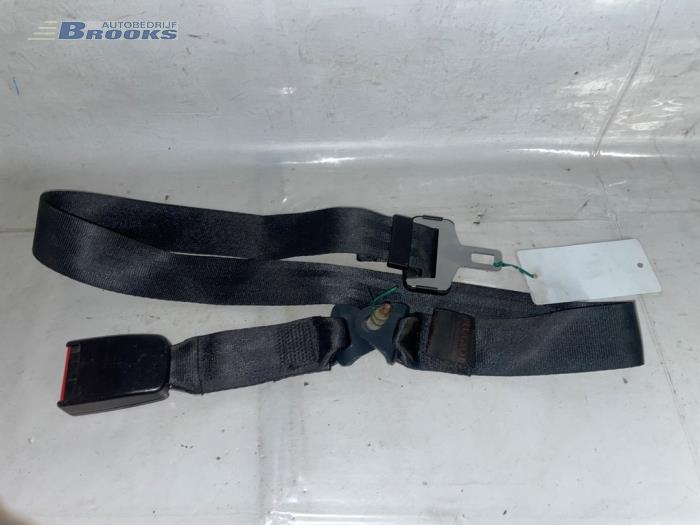 Cinturón de seguridad centro detrás de un Peugeot 206 (2A/C/H/J/S) 1.4 XR,XS,XT,Gentry 1999