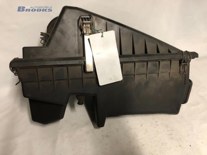 Begagnade Luftfilterhus Ford Mondeo Pris € 30,00 Marginaltabell erbjuds av Autobedrijf Brooks