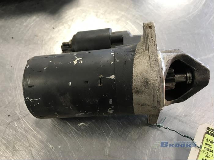 Używane Rozrusznik Opel Corsa B (73/78/79) 1.0i 12V Cena € 20,00 Procedura marży oferowane przez Autobedrijf Brooks