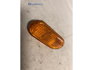 Used Front wing indicator, right Volkswagen Golf IV (1J1) 1.6 Price € 5,00 Margin scheme offered by Autobedrijf Brooks