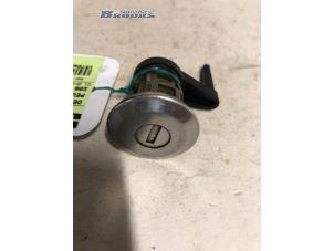 Used Door lock cylinder, right Peugeot 206 (2A/C/H/J/S) 1.4 XR,XS,XT,Gentry Price € 10,00 Margin scheme offered by Autobedrijf Brooks