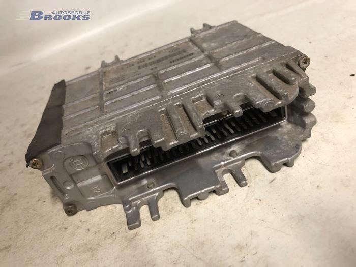Used Engine management computer Volkswagen Polo III (6N1) 1.4i 60 Price € 37,50 Margin scheme offered by Autobedrijf Brooks