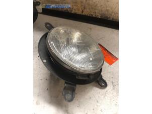 Used Headlight, right Nissan Patrol GR (Y60) 2.8 GR TD Price on request offered by Autobedrijf Brooks