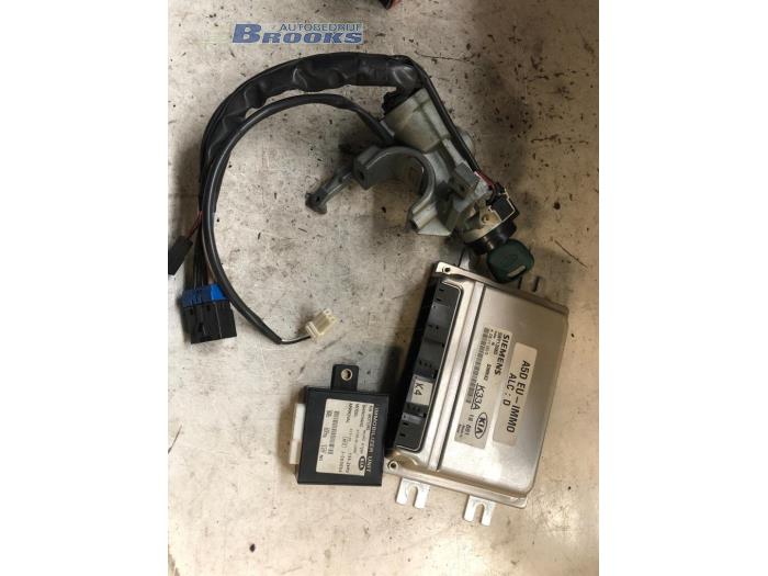 Used Engine management computer Kia Rio (DC22/24) 1.5 RS,LS 16V Price € 150,00 Margin scheme offered by Autobedrijf Brooks