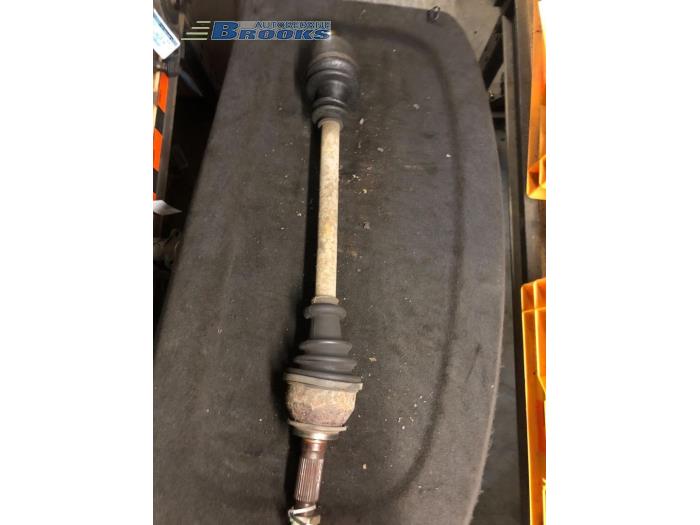 Front drive shaft, left from a Renault Master I 2.1 D 28-35 1991