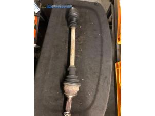 Used Front drive shaft, left Renault Master I 2.1 D 28-35 Price € 10,00 Margin scheme offered by Autobedrijf Brooks