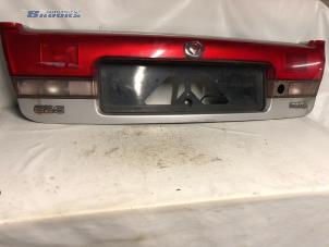 Usagé Réflecteur plaque arrière Mazda 626 (GE14/74/84) 1.8i LX,GLX 16V Prix € 20,00 Règlement à la marge proposé par Autobedrijf Brooks