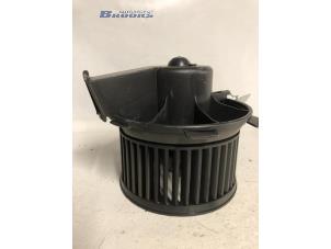 Used Heating and ventilation fan motor Peugeot 206 (2A/C/H/J/S) 1.9 D Price € 10,00 Margin scheme offered by Autobedrijf Brooks