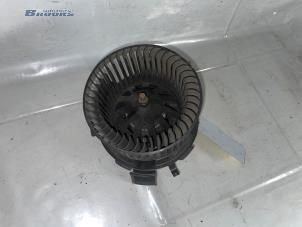Usados Motor de ventilador de calefactor Peugeot 206 (2A/C/H/J/S) 1.4 XR,XS,XT,Gentry Precio € 10,00 Norma de margen ofrecido por Autobedrijf Brooks