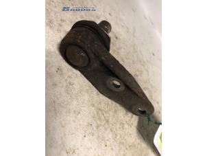 Used Steering knuckle ball joint Renault Megane Coupé (DA) 1.6i Price € 5,00 Margin scheme offered by Autobedrijf Brooks