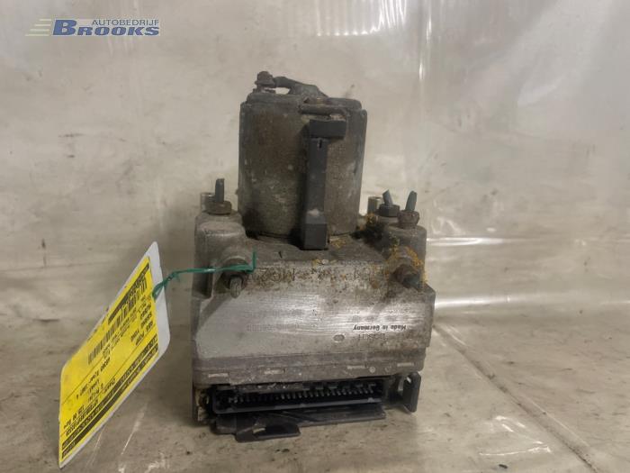 Gebrauchte ABS Pumpe Ssang Yong Musso 2.9D Preis € 50,00 Margenregelung angeboten von Autobedrijf Brooks