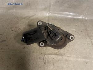 Used Front wiper motor Chrysler Voyager/Grand Voyager 2.5 i S,SE Price € 10,00 Margin scheme offered by Autobedrijf Brooks