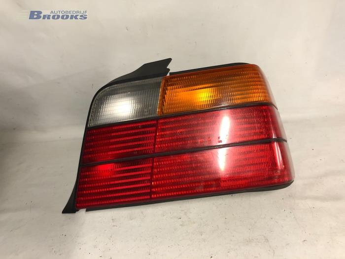 Tylne swiatlo pozycyjne prawe z BMW 3 serie (E36/4) 320i 24V 1991