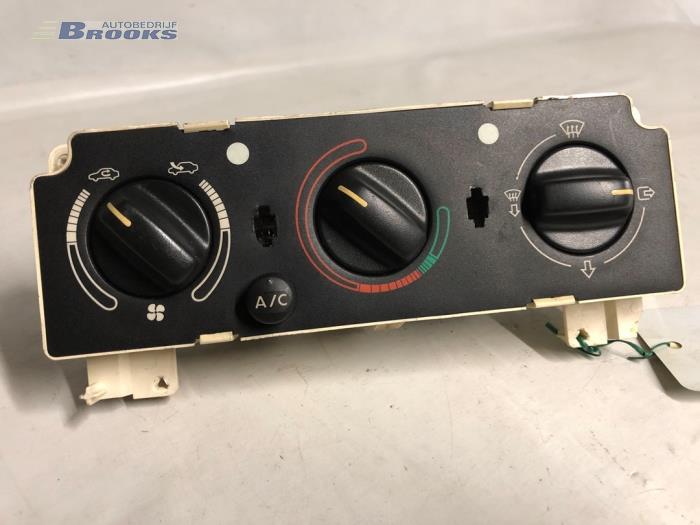 Heater control panel from a Peugeot 306 (7A/C/S) 1.4 1998