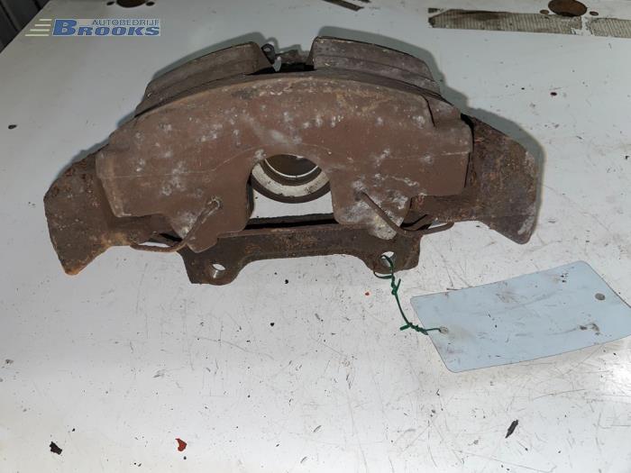 Usagé Etrier de frein avant gauche Alfa Romeo 156 (932) 1.6 Twin Spark 16V Prix € 10,00 Règlement à la marge proposé par Autobedrijf Brooks