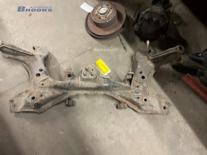 Usagé Faux châssis Mazda 323 Prix € 25,00 Règlement à la marge proposé par Autobedrijf Brooks