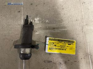 Used Clutch slave cylinder Landrover Discovery II 2.5 Td5 Price € 35,00 Margin scheme offered by Autobedrijf Brooks