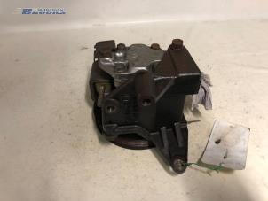 Used Power steering pump Mitsubishi Colt Price € 15,00 Margin scheme offered by Autobedrijf Brooks