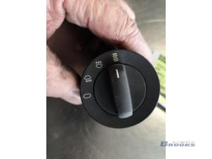 Usados Interruptor luz antiniebla BMW 5 serie (E39) 528i 24V Precio € 15,00 Norma de margen ofrecido por Autobedrijf Brooks