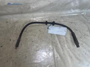 Used Front brake hose Mercedes Vito (638.1/2) 2.2 CDI 108 16V Price € 10,00 Margin scheme offered by Autobedrijf Brooks