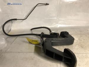 Used Clutch pedal Mercedes Vito (638.1/2) 2.2 CDI 108 16V Price on request offered by Autobedrijf Brooks