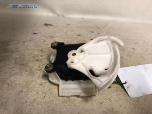 Usados Válvula eléctrica de calefactor Volkswagen Passat Precio € 15,00 Norma de margen ofrecido por Autobedrijf Brooks