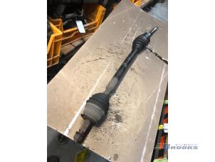 Used Front drive shaft, right Chrysler Voyager Price € 10,00 Margin scheme offered by Autobedrijf Brooks