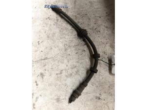 Used Front brake hose Ford Focus 1 Wagon 1.4 16V Price € 5,00 Margin scheme offered by Autobedrijf Brooks